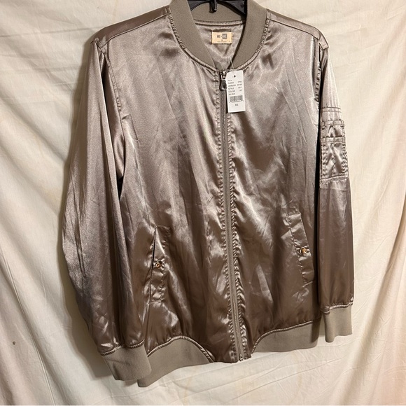 Pacsun Me to We Silver Jacket - Picture 5 of 9